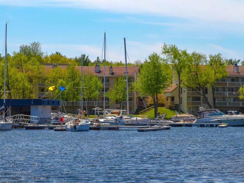 O'Berge Du Village C304 - Bord De L'Eau Magog Εξωτερικό φωτογραφία